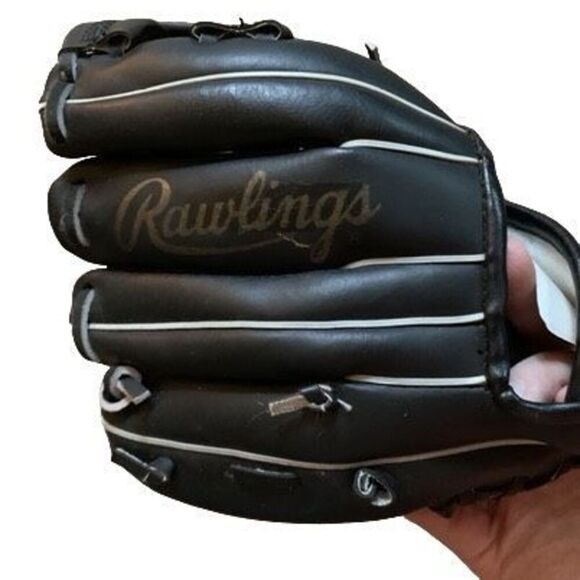 Rawlings RBG185B Kids Black 9” RHT Glove - Picture 1 of 6